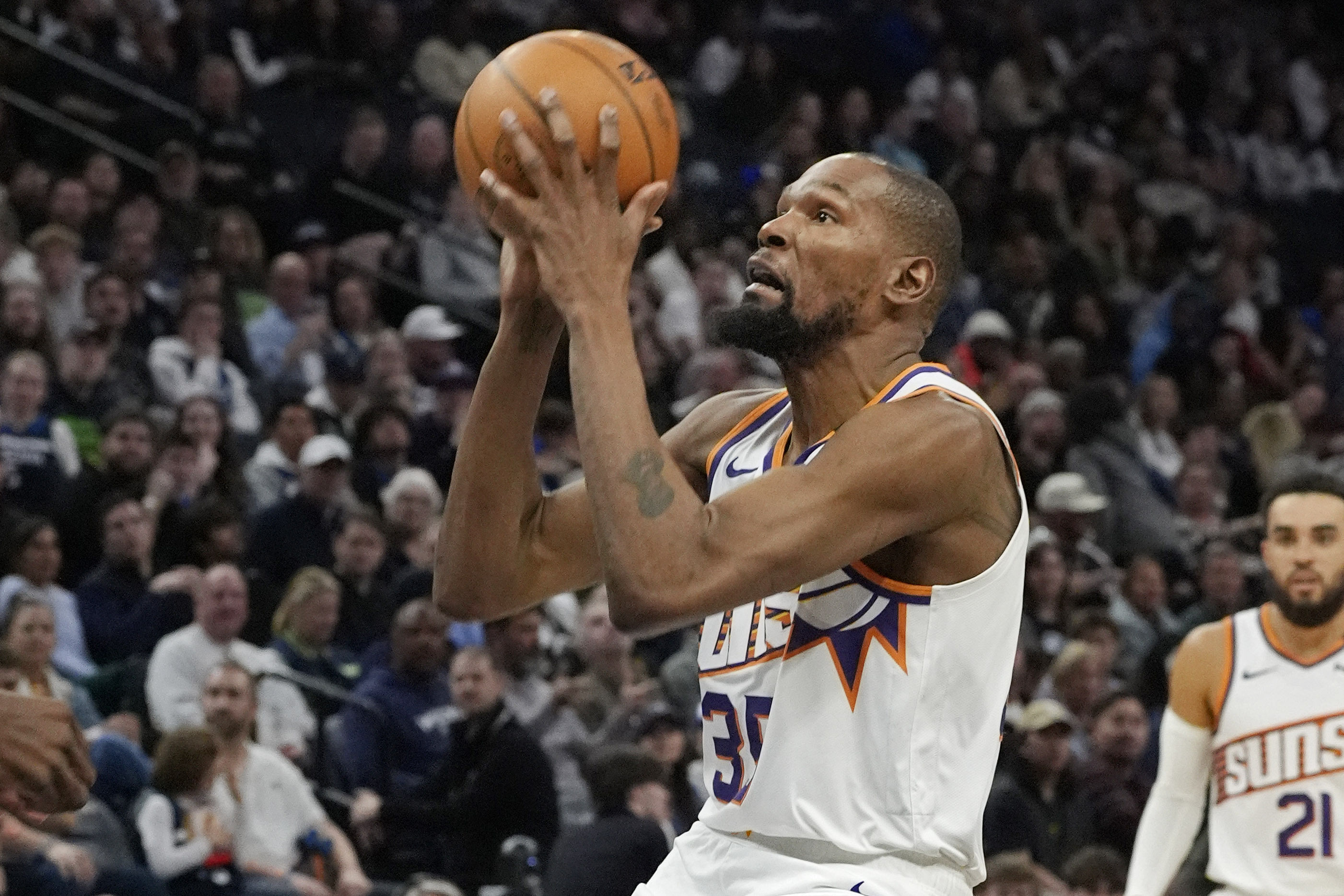 Kevin Durant linked to trade rumors after another failed season in Phoenix. (Photo: IMAGN)
